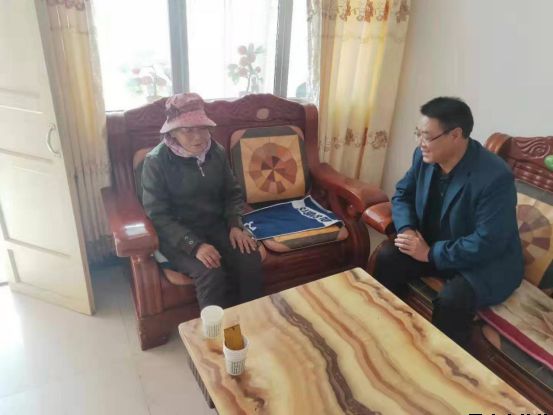 平?jīng)鲢垂鹃_展“踐行初心使命，助推脫貧攻堅(jiān)”主題黨日活動(dòng)(圖5)