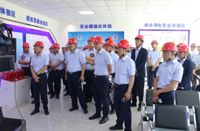 泓源公司開展安全生產(chǎn)月活動(dòng)——重點(diǎn)建設(shè)項(xiàng)目觀摩學(xué)習(xí)(圖4)